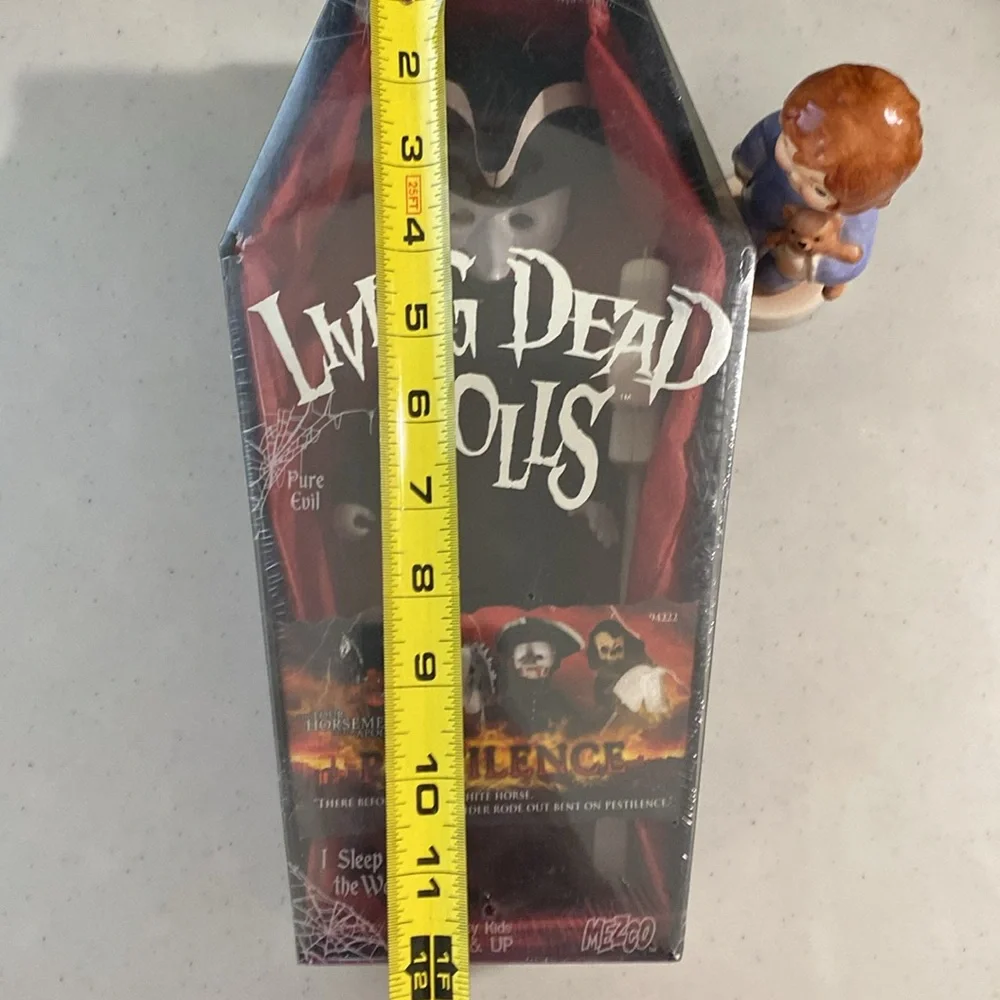 Living Dead Dolls Pestilence
